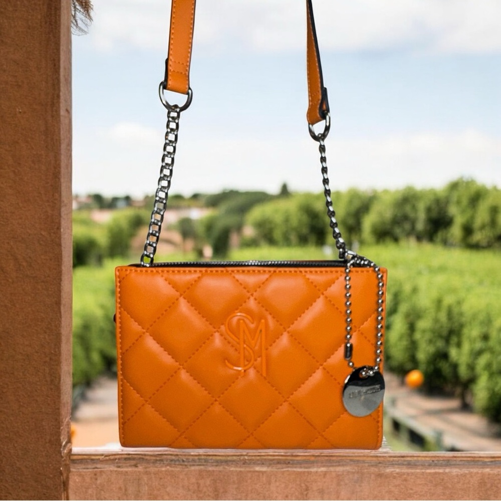Steve Madden Orange Quilted Tri-Fold Crossbody, Chain, Charm, Summer Like New!